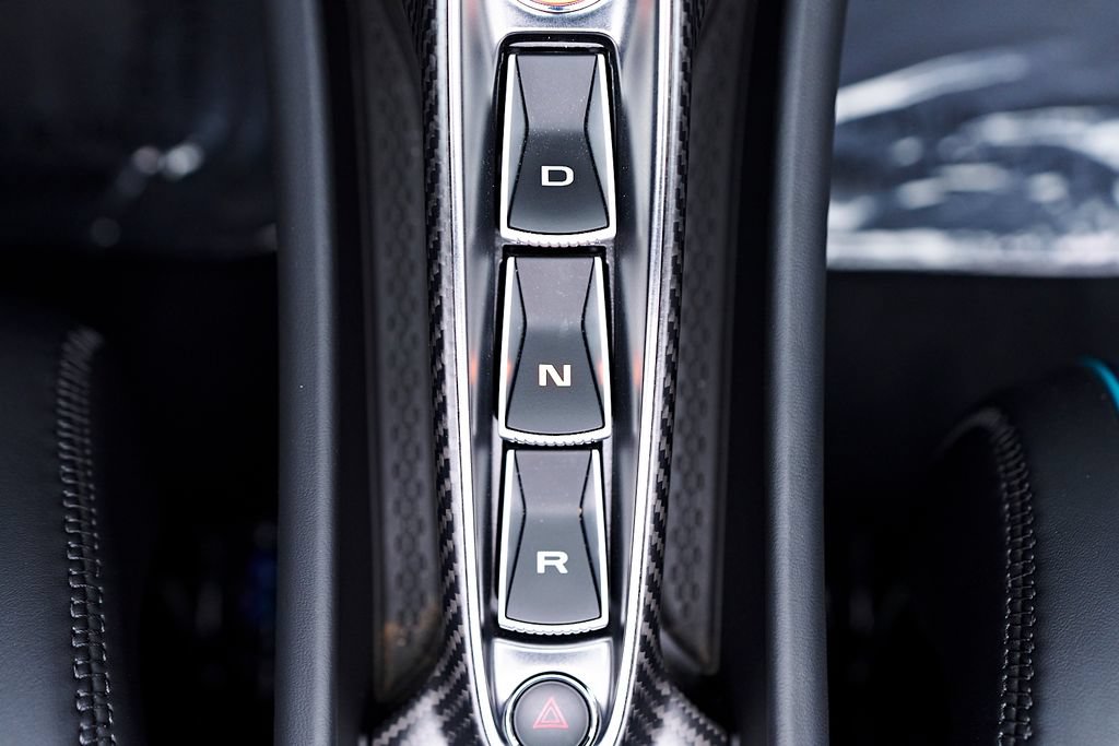 Used 2025 McLaren Artura Spider RWD image 38