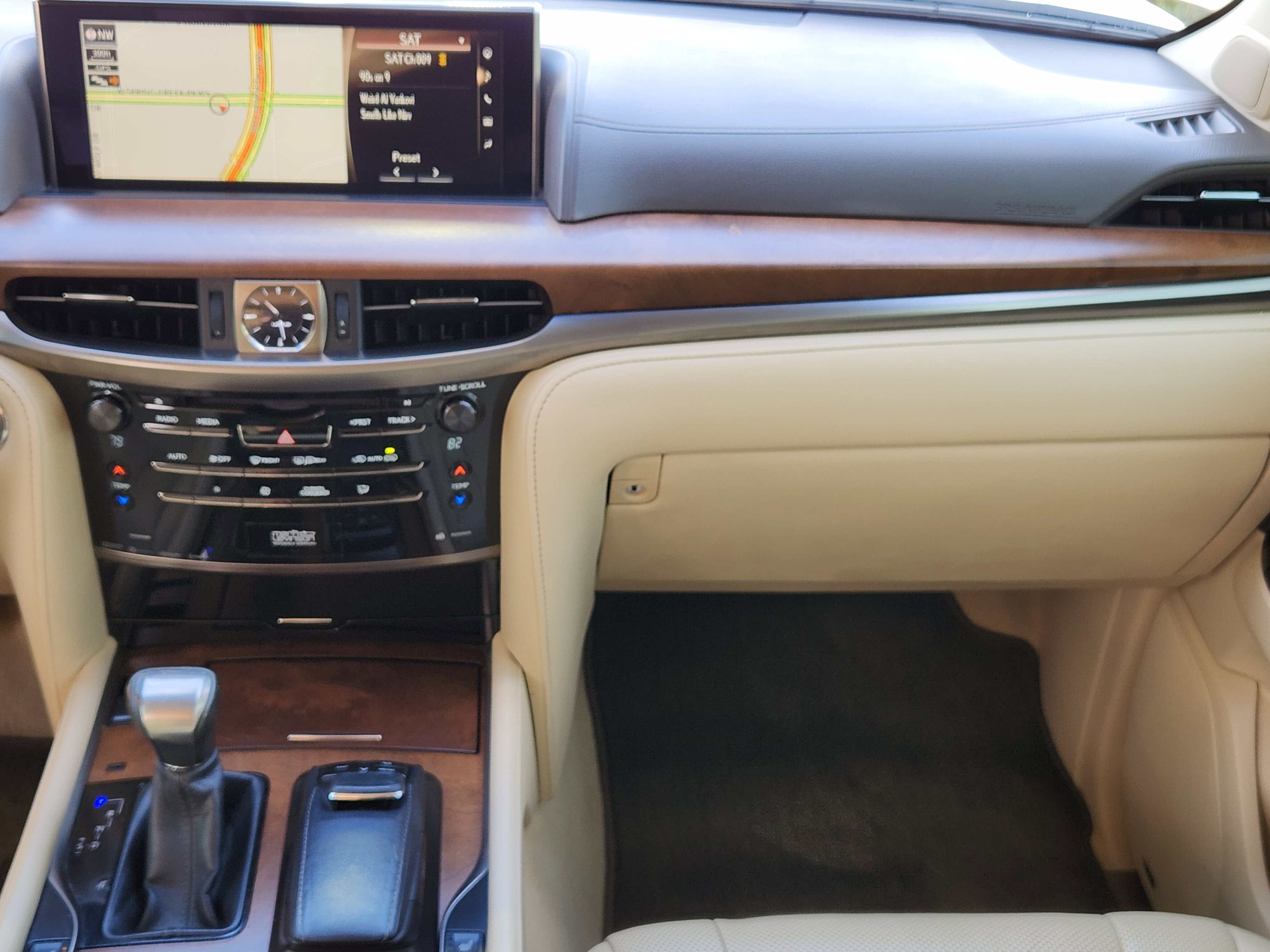 Used 2016 Lexus LX 570 4WD image 33