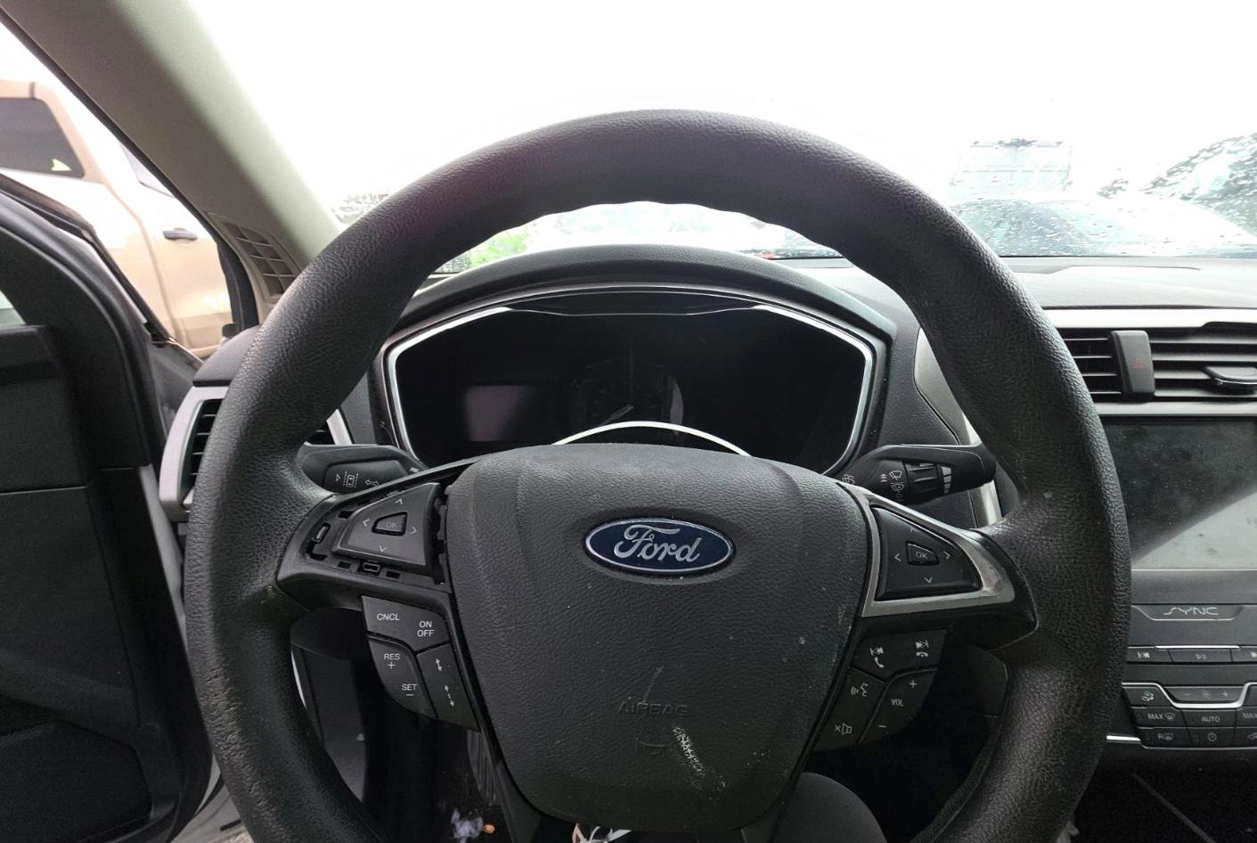Used 2019 Ford Fusion SE image 6