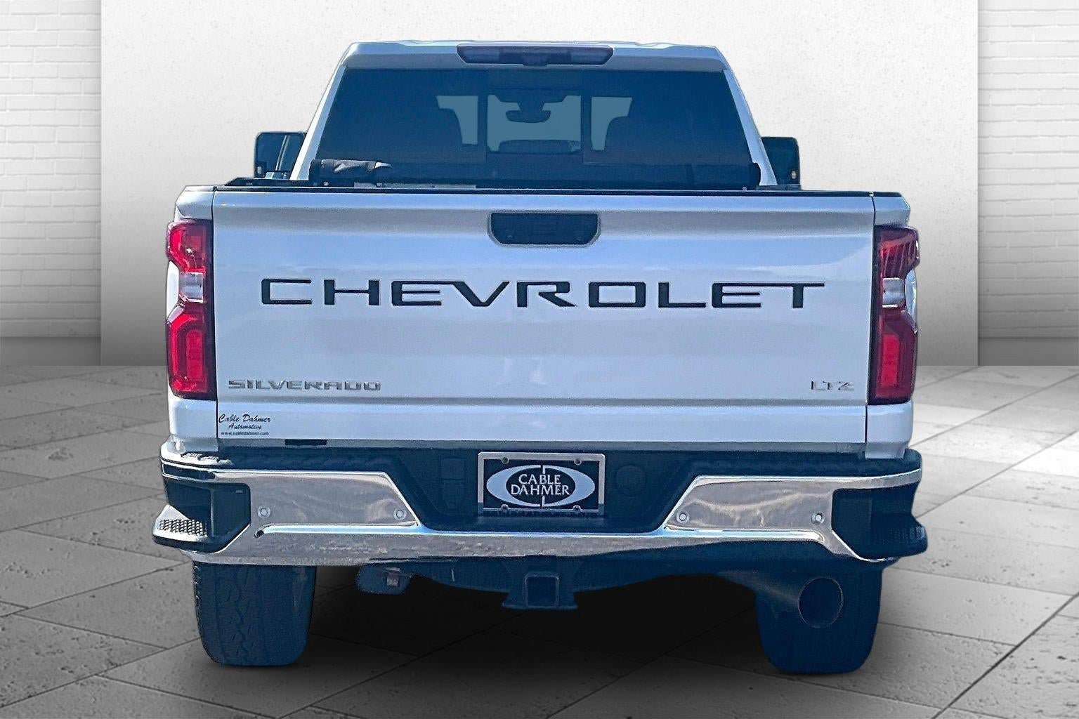 Used 2021 Chevrolet Silverado 2500 LTZ w/ LTZ Premium Package AWD/4WD image 3