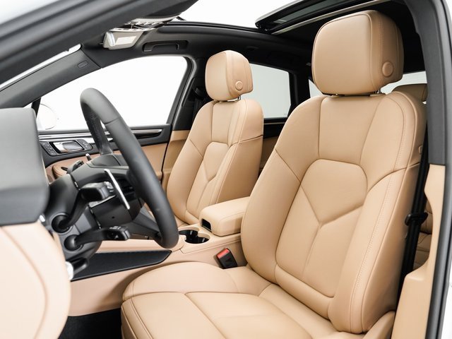 New 2026 Porsche Macan image 5