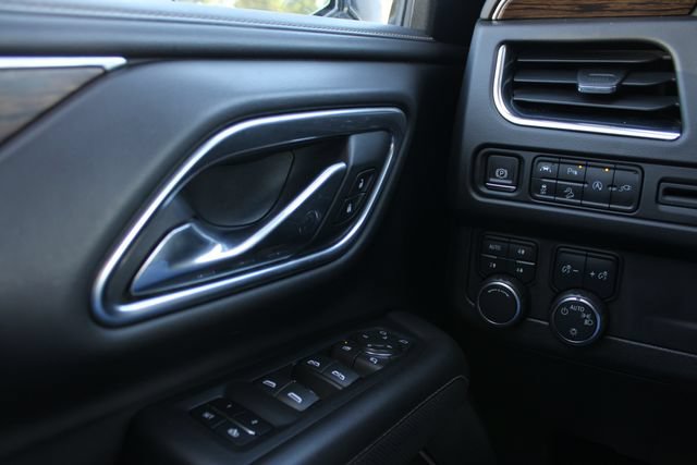 Used 2021 Chevrolet Suburban Premier AWD/4WD image 16