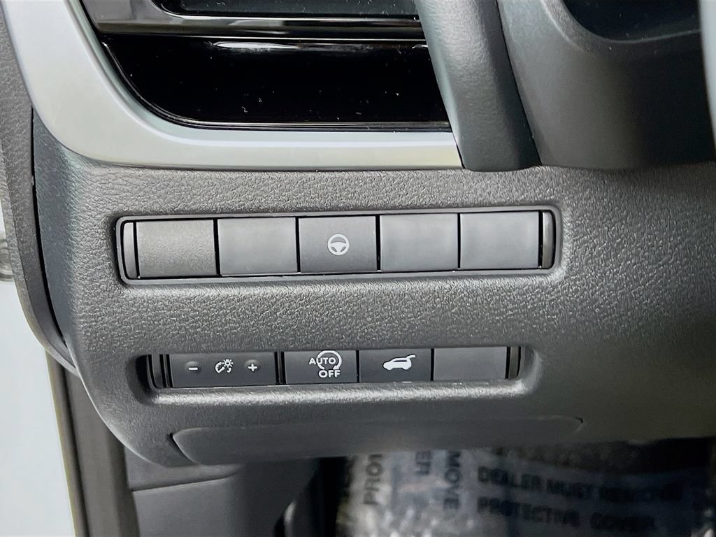 Used 2024 Nissan Rogue SL AWD/4WD image 9