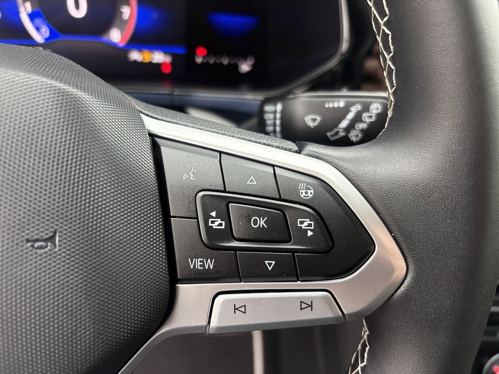 Used 2023 Volkswagen Taos SE image 16