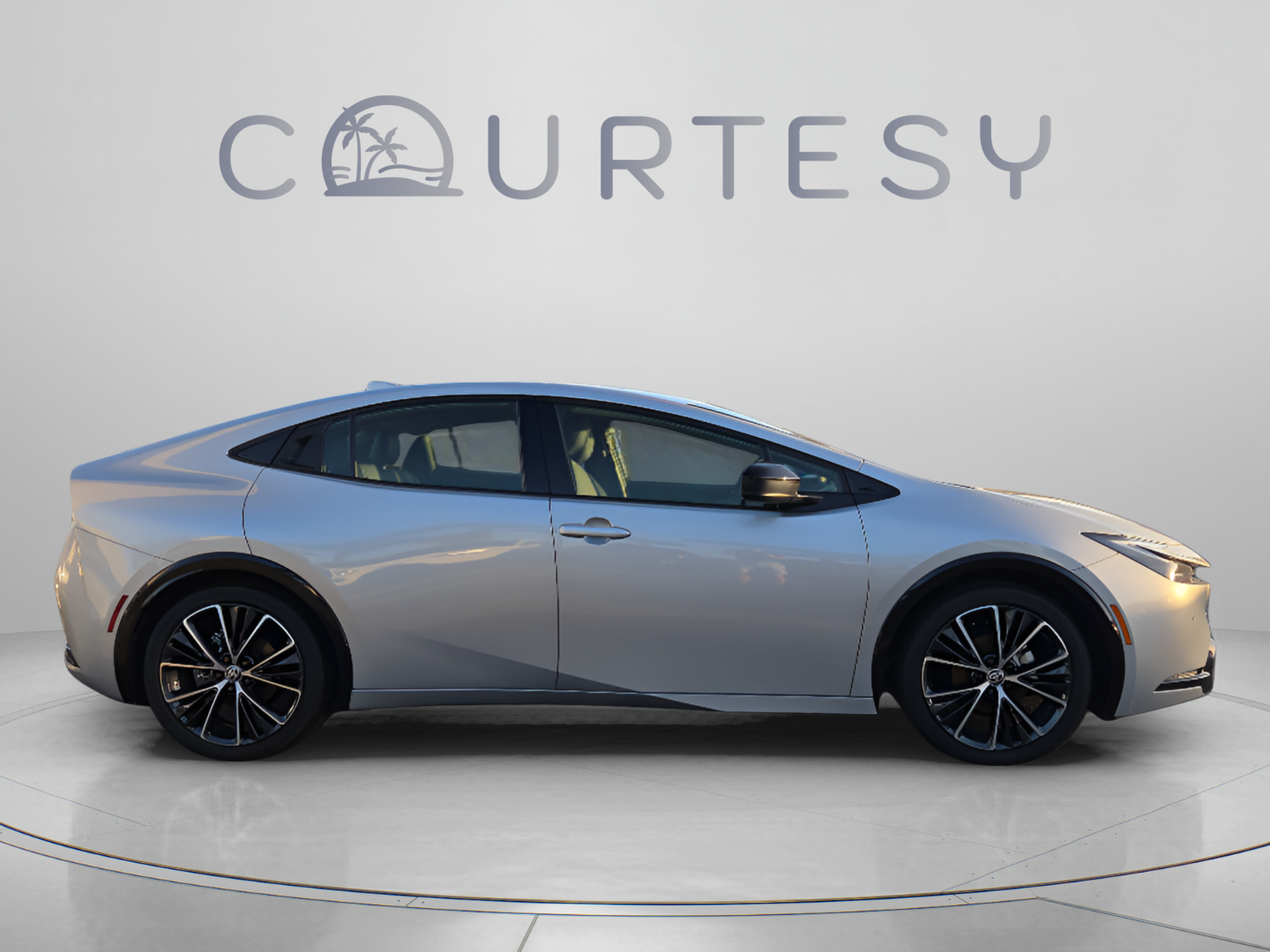 Certified 2024 Toyota Prius XLE FWD image 4