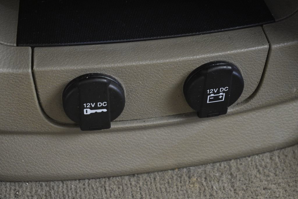 Used 2015 Chrysler Town & Country Touring w/ Driver Convenience Group image 50