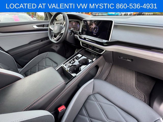 Certified 2025 Volkswagen Atlas Peak Edition SE AWD/4WD image 32