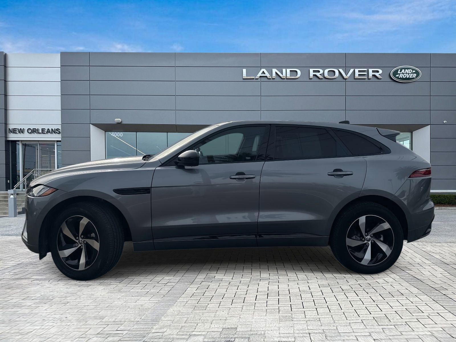 Used 2025 Jaguar F-PACE R-Dynamic S image 2