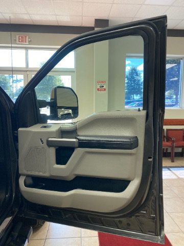 Used 2020 Ford F350 XLT w/ XLT Premium Package AWD/4WD image 11