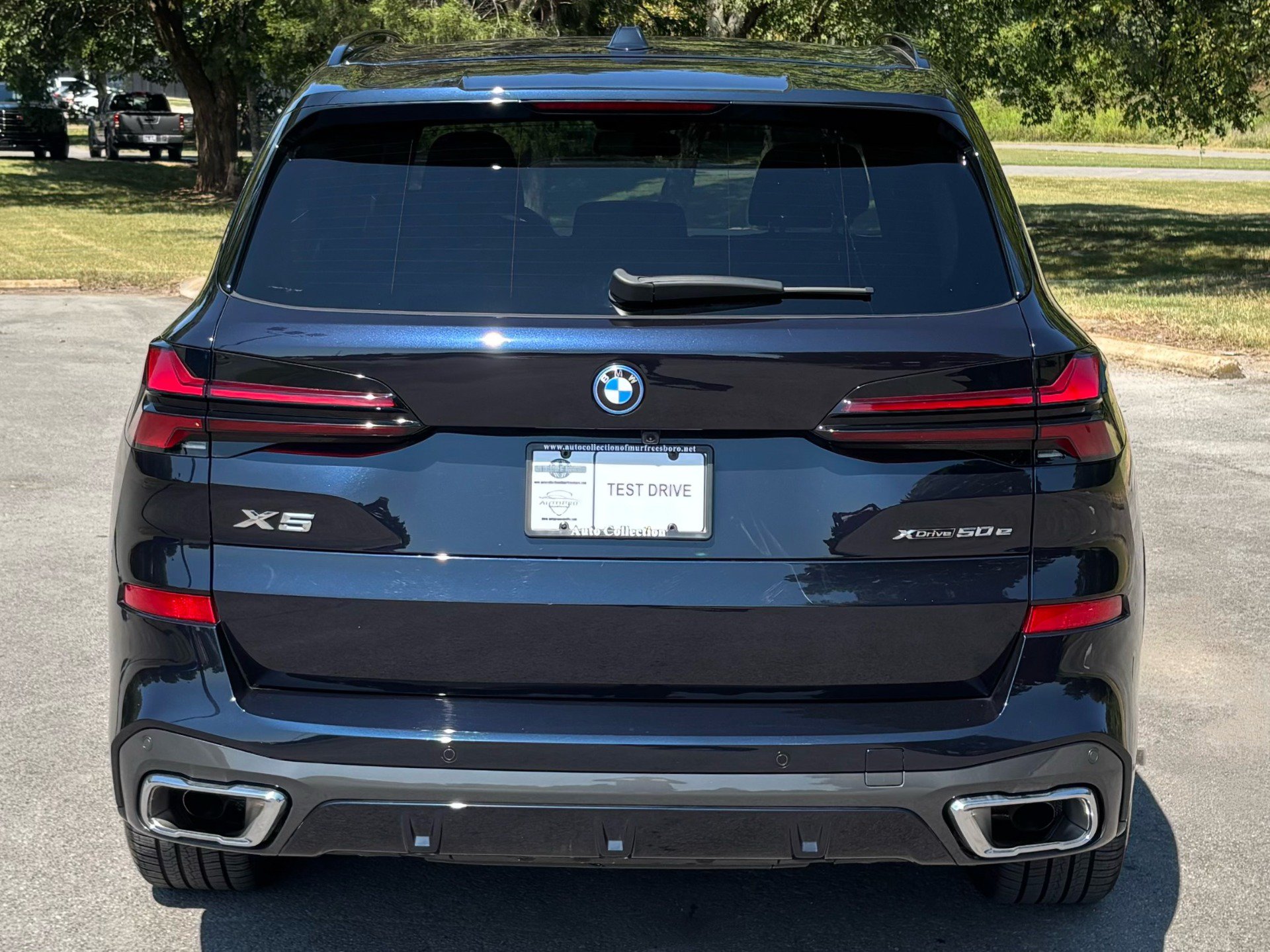 Used 2025 BMW X5 xDrive50e w/ M Sport Package AWD/4WD image 6