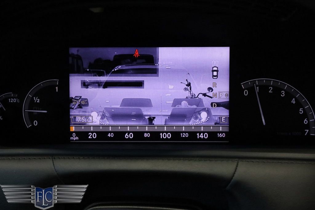 Used 2013 Mercedes-Benz CL 550 4MATIC image 36