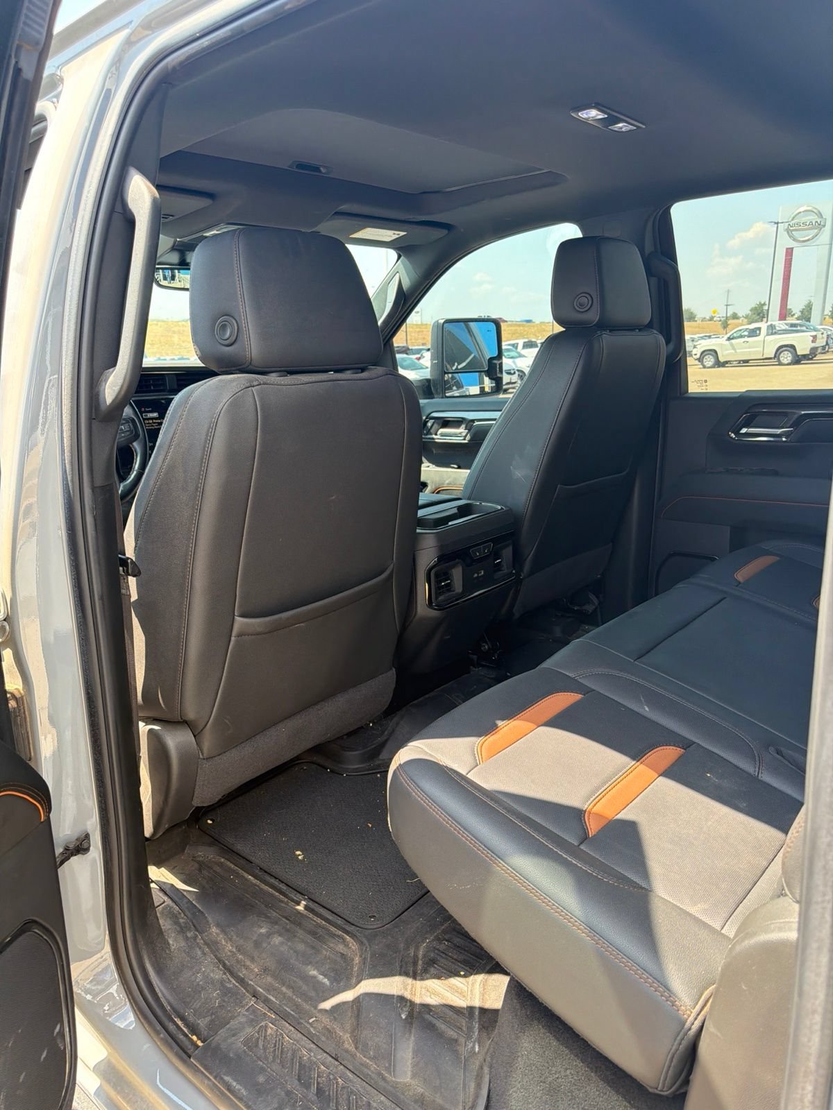 Used 2024 GMC Sierra 2500 AT4 w/ AT4 Premium Plus Package AWD/4WD image 15