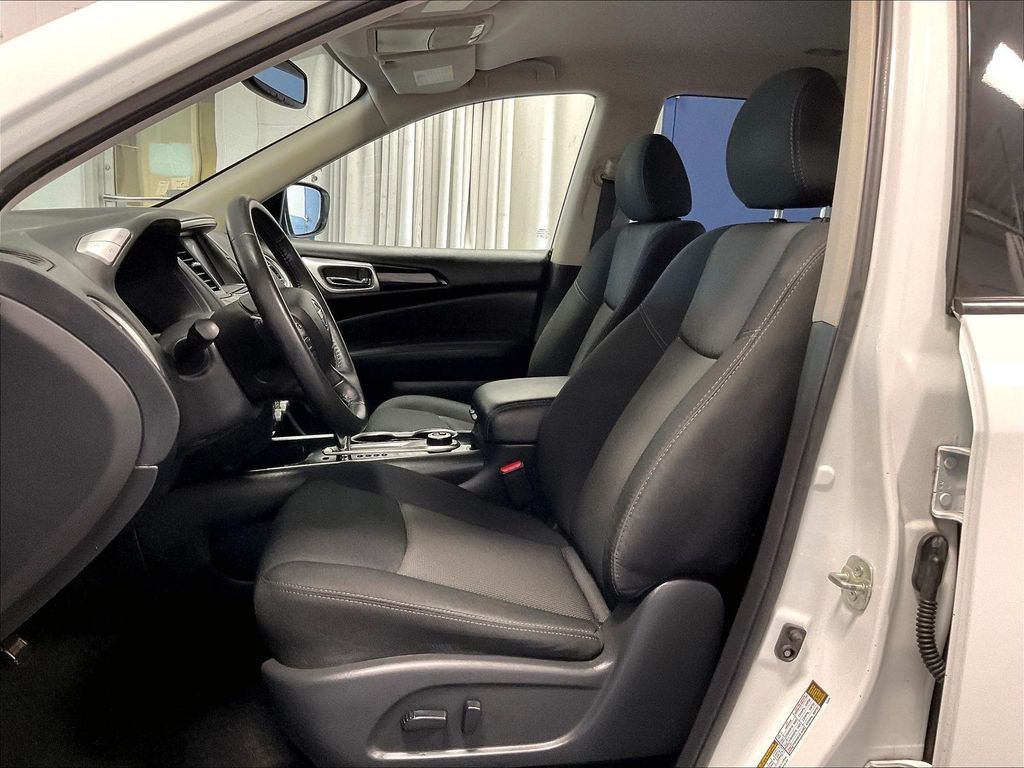 Used 2020 Nissan Pathfinder SV AWD/4WD image 10