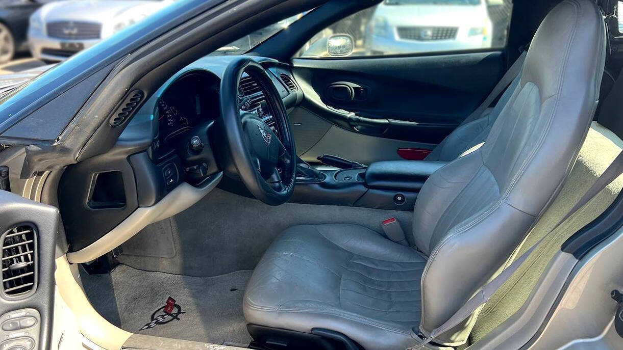 Used 1998 Chevrolet Corvette Coupe w/ Memory Pkg RWD image 14
