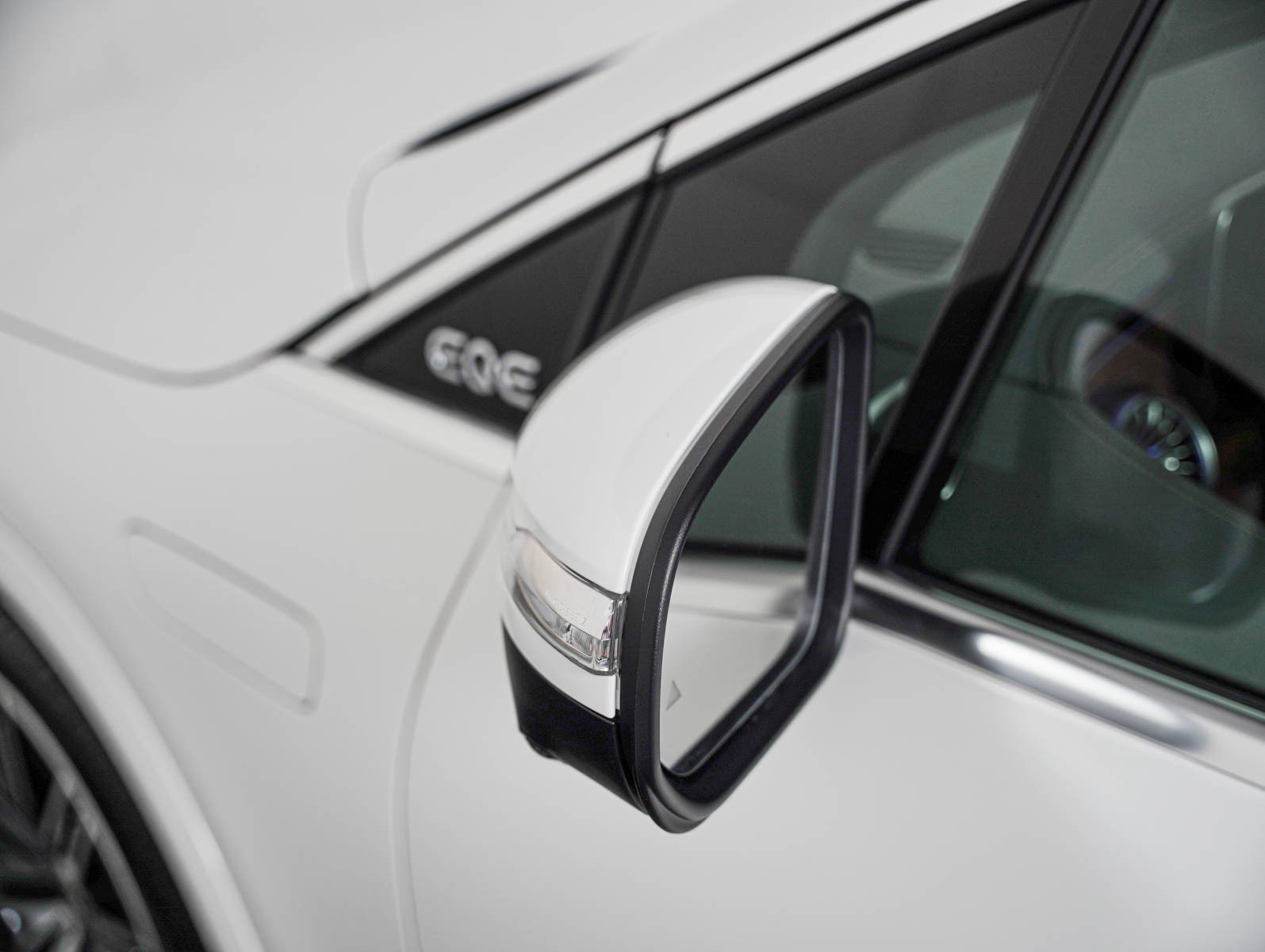 New 2026 Mercedes-Benz EQE 320 4MATIC SUV image 21