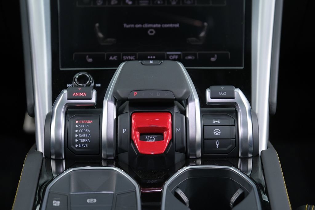 Used 2022 Lamborghini Urus image 70