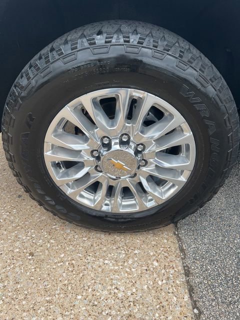 Used 2023 Chevrolet Silverado 2500 High Country AWD/4WD image 10