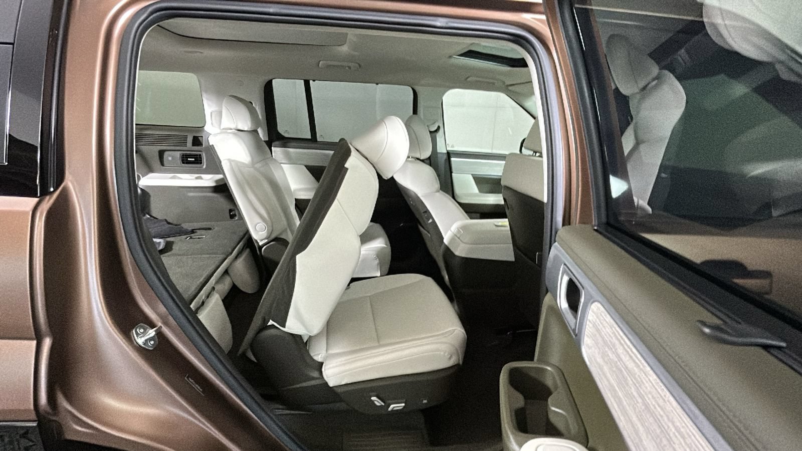 Used 2024 Hyundai Santa Fe Calligraphy FWD image 35