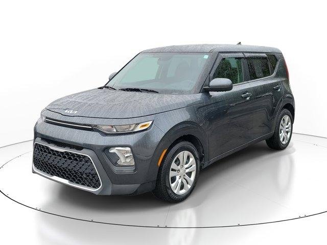 Used 2022 Kia Soul LX image 2