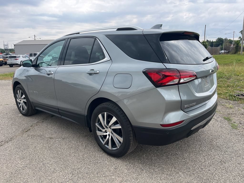 Used 2023 Chevrolet Equinox Premier w/ LPO, Floor Liner Package AWD/4WD image 3