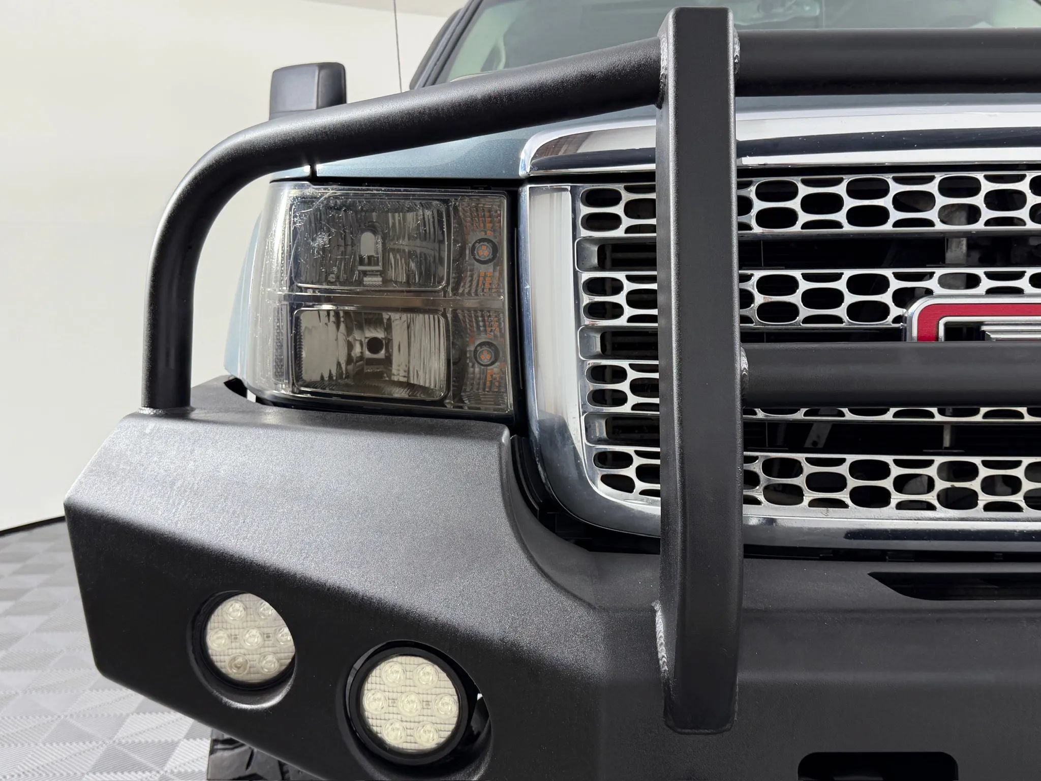 Used 2011 GMC Sierra 3500 Denali AWD/4WD image 4