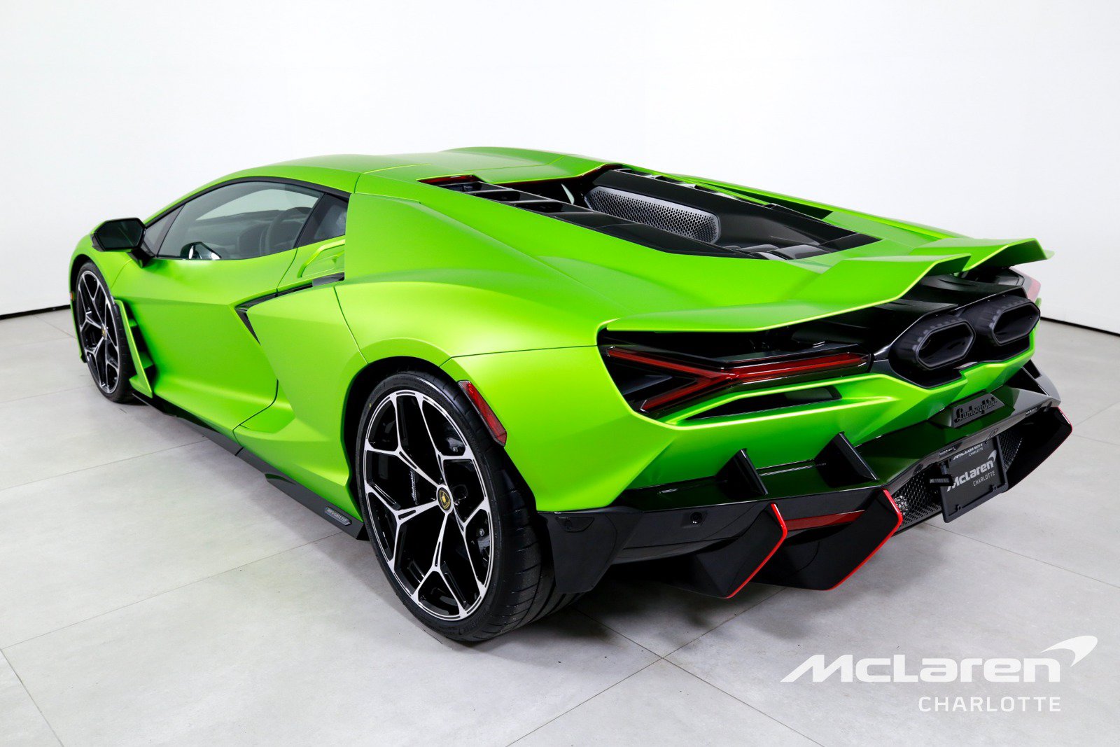 Used 2024 Lamborghini Revuelto AWD/4WD image 7