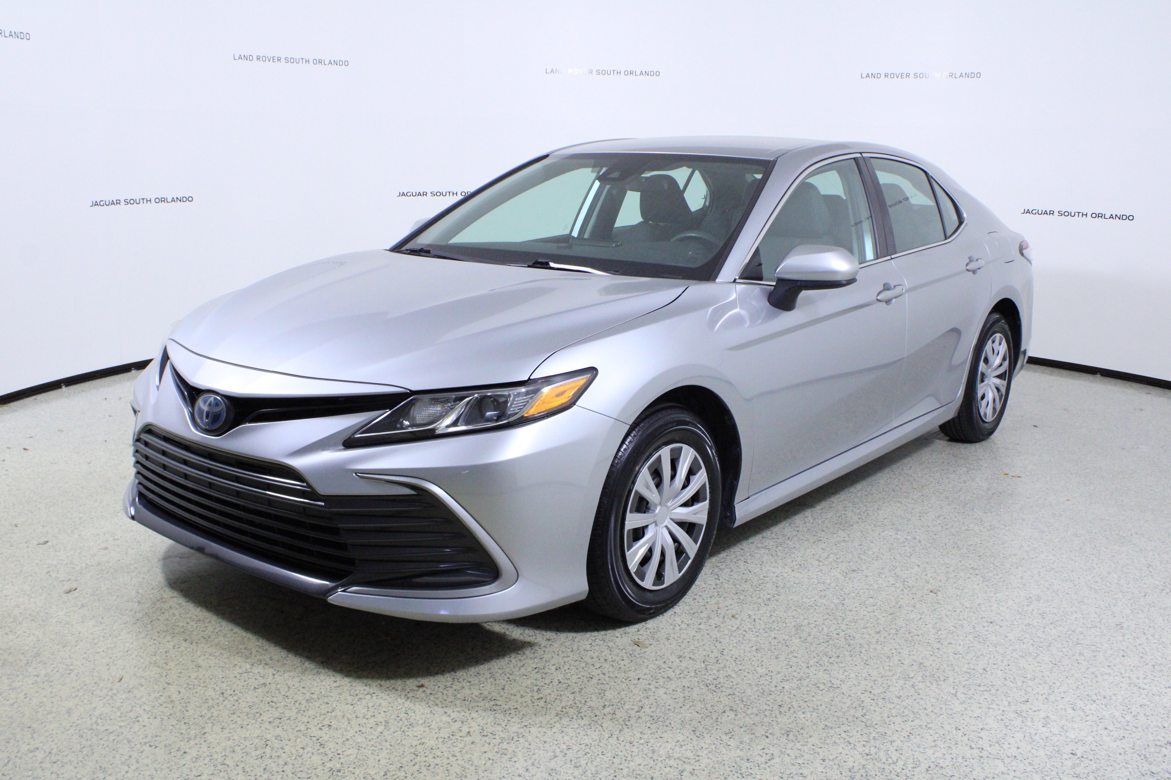 Used 2022 Toyota Camry LE image 4