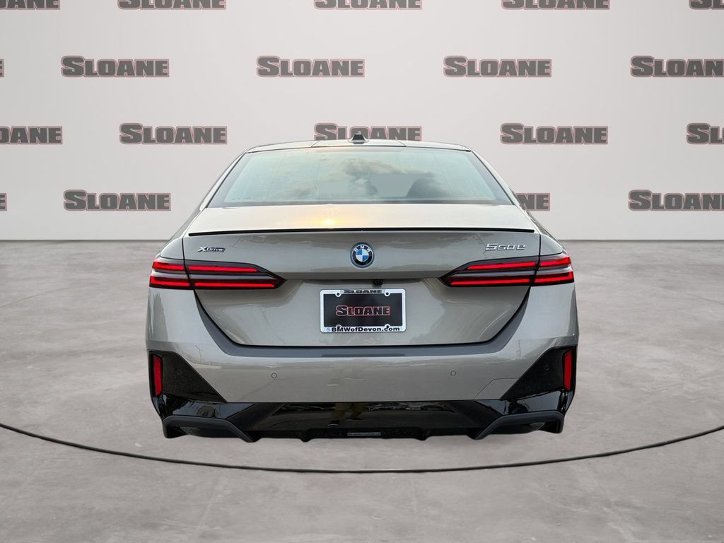 Certified 2025 BMW 550e xDrive w/ Executive Package AWD/4WD image 4