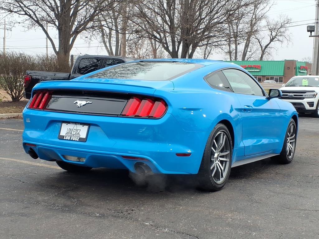 Used 2017 Ford Mustang Coupe image 3