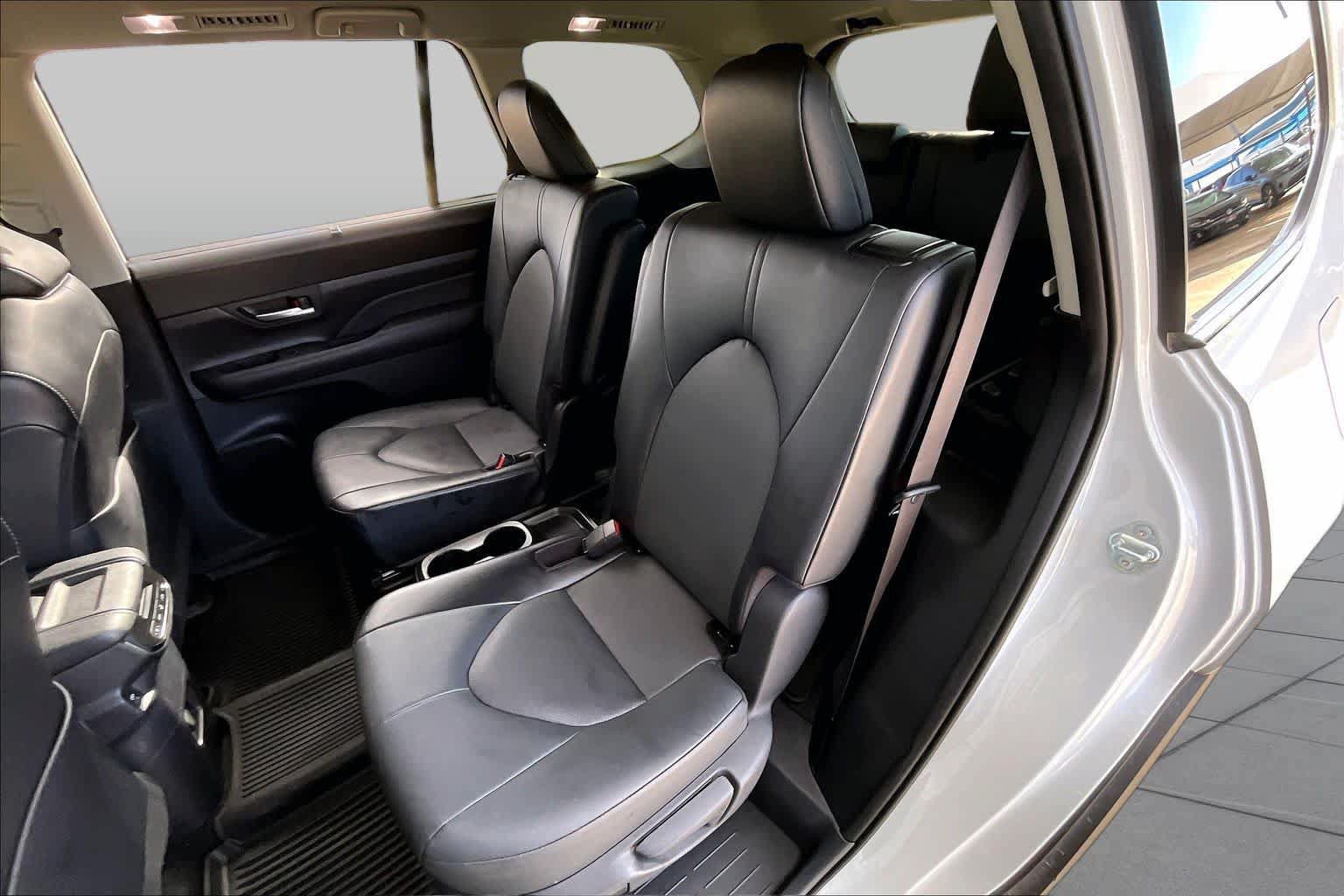 Used 2024 Toyota Grand Highlander AWD image 21