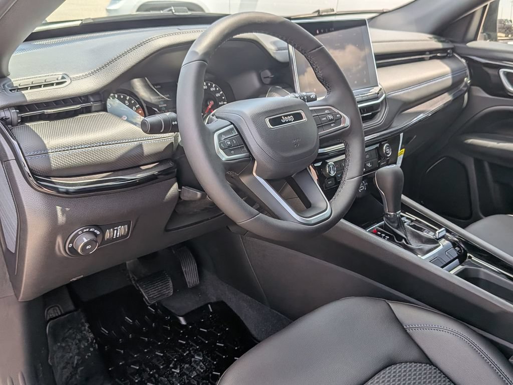 New 2026 Jeep Compass Latitude AWD/4WD image 33