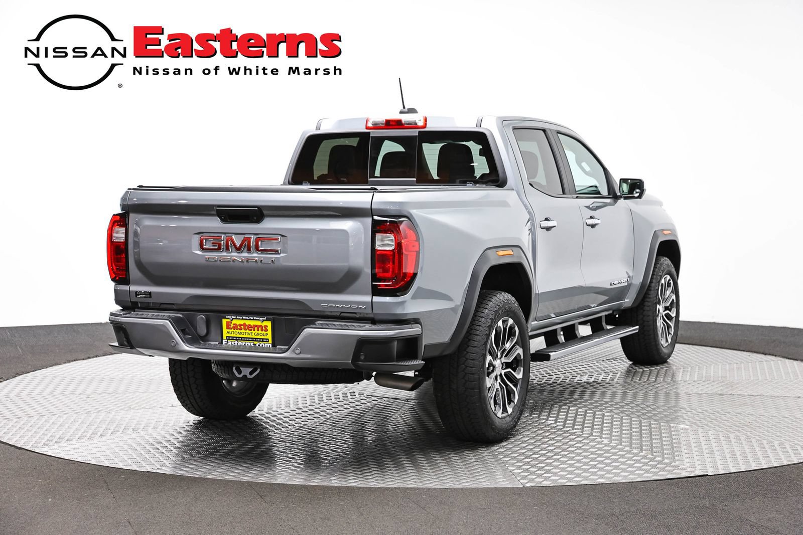 Used 2024 GMC Canyon Denali AWD/4WD image 5