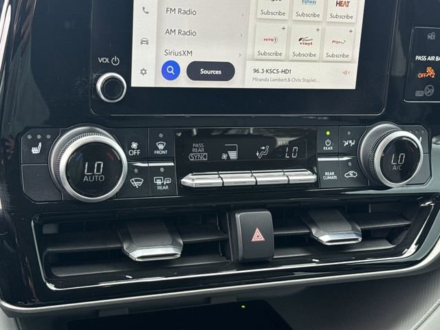 Used 2023 Toyota Highlander XLE image 24
