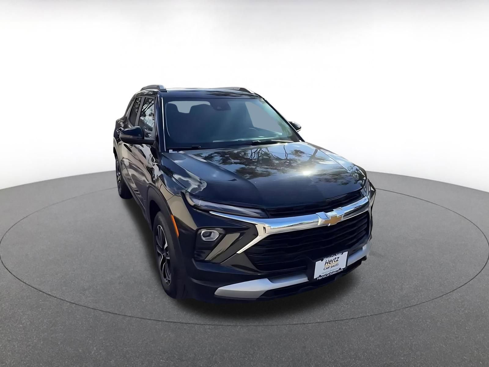 Used 2025 Chevrolet TrailBlazer LT image 3