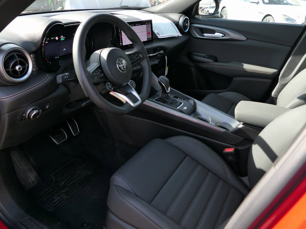 New 2025 Alfa Romeo Tonale w/ Premium Package image 12