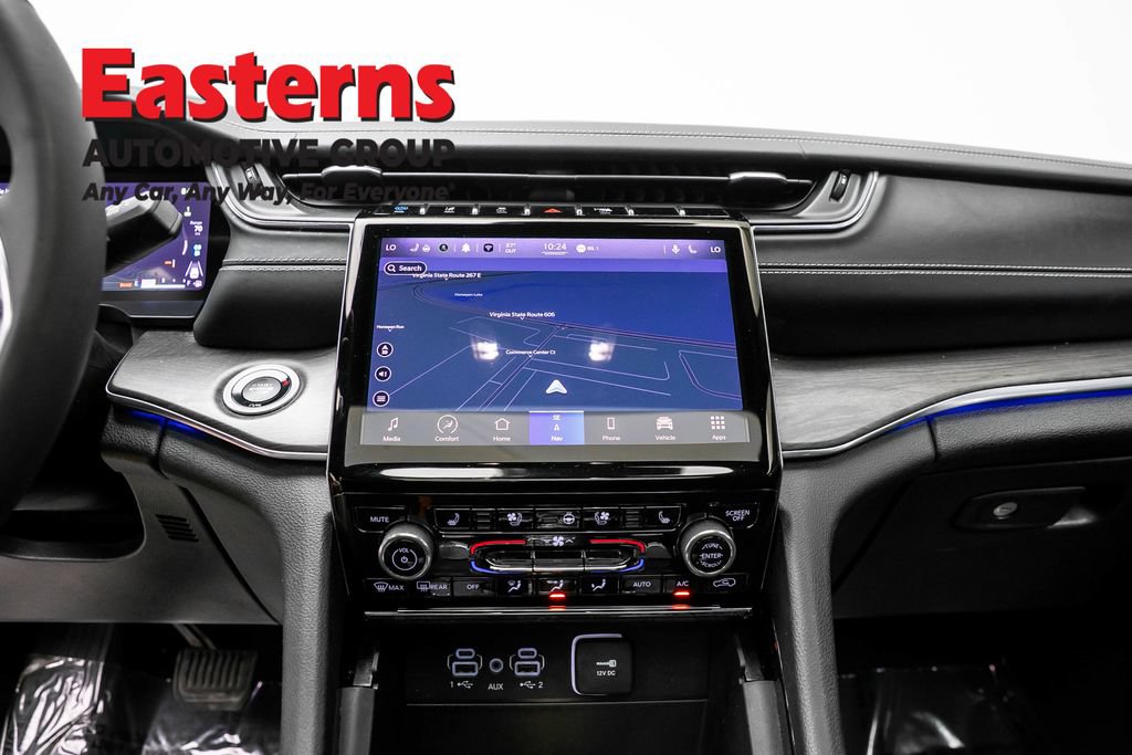 Used 2022 Jeep Grand Cherokee Overland AWD/4WD image 11