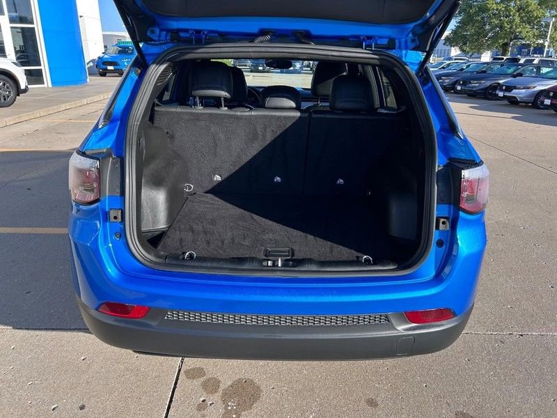 Used 2025 Jeep Compass Latitude image 4