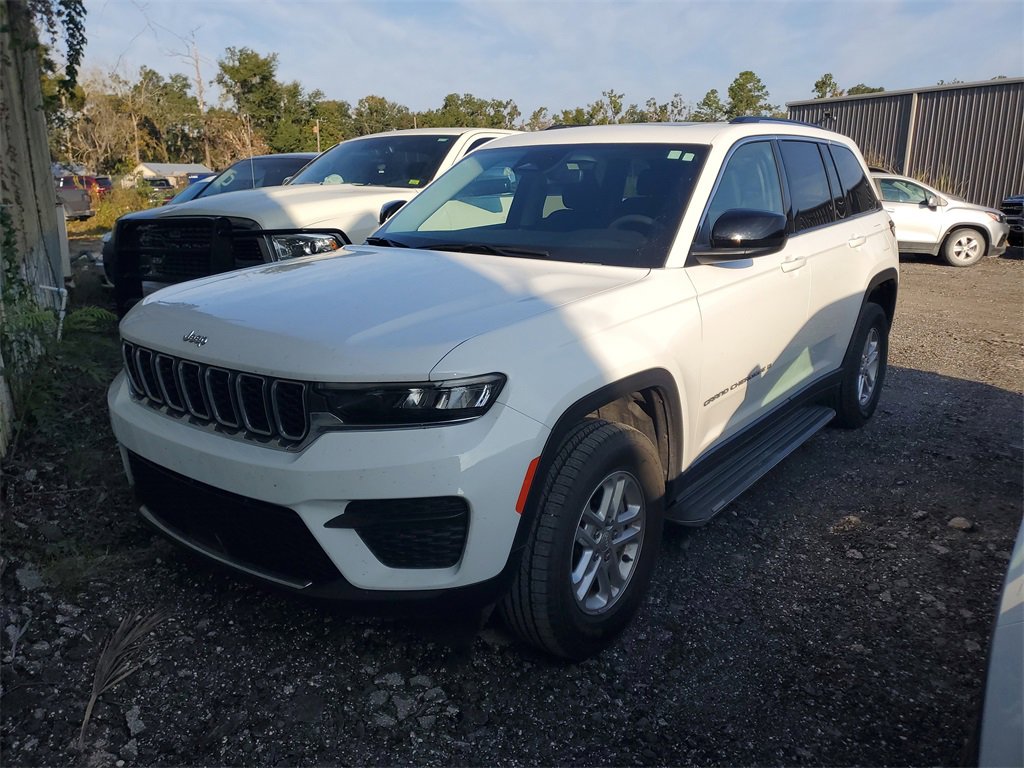 Used 2023 Jeep Grand Cherokee Laredo w/ Luxury Tech Group I