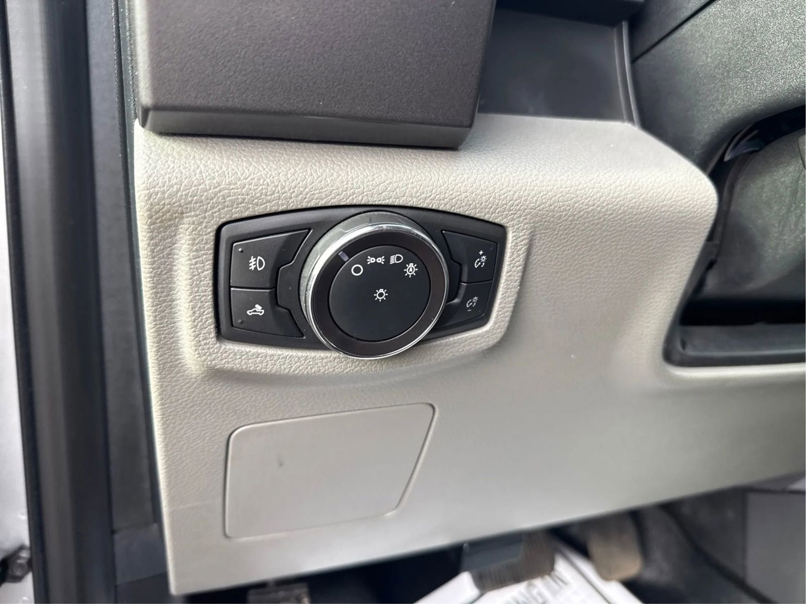 Used 2017 Ford F150 XLT image 22