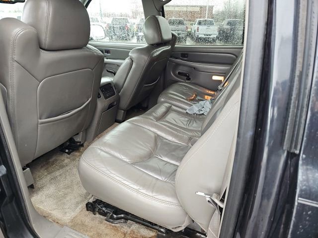 Used 2003 GMC Yukon XL Denali image 38
