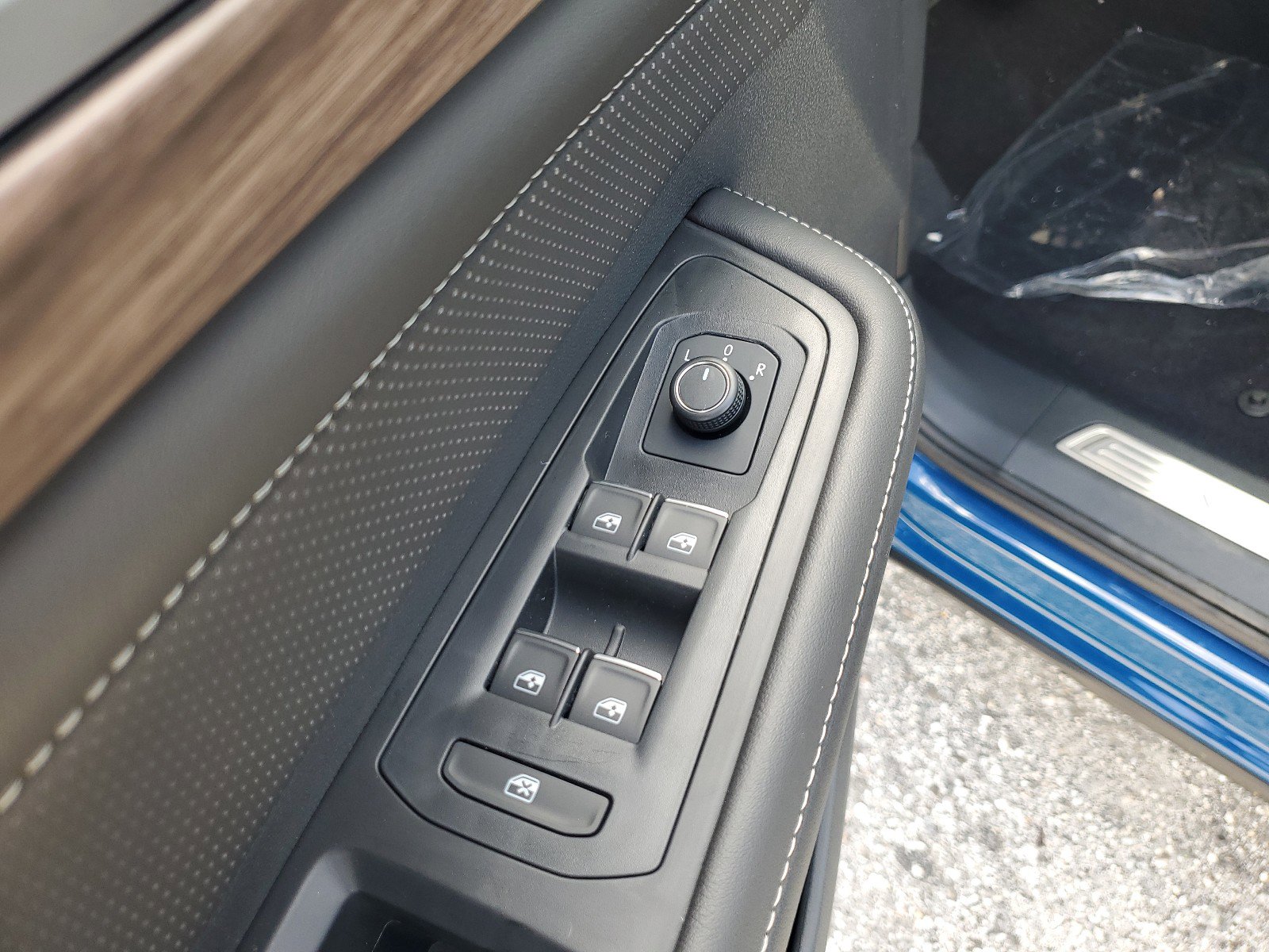 New 2025 Volkswagen Atlas SEL image 18