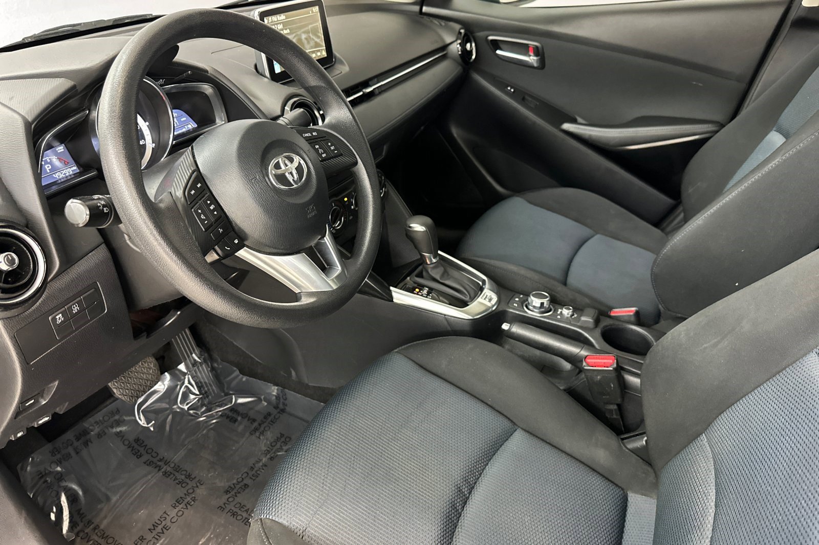 Used 2017 Toyota Yaris iA image 4