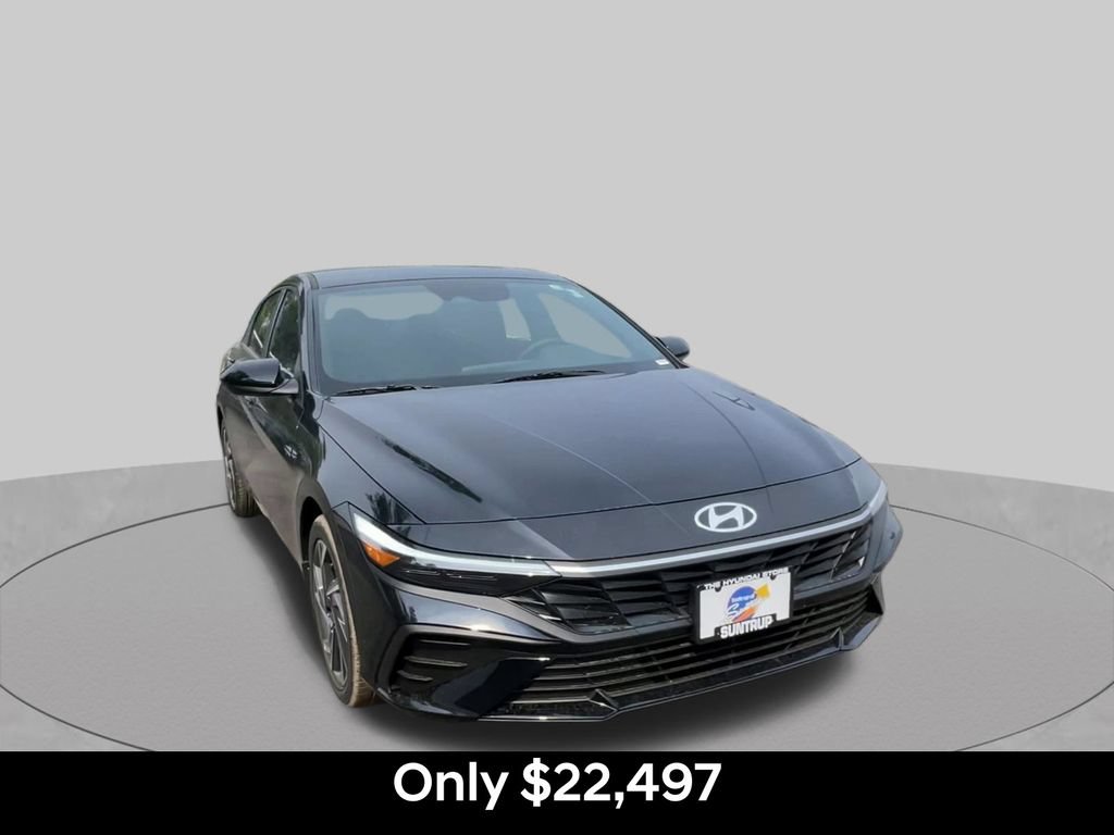 Used 2025 Hyundai Elantra Sport FWD image 4