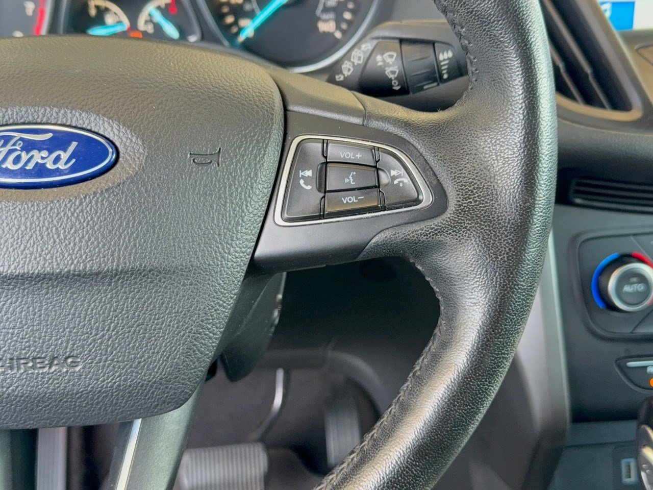 Certified 2019 Ford Escape SEL AWD/4WD image 19
