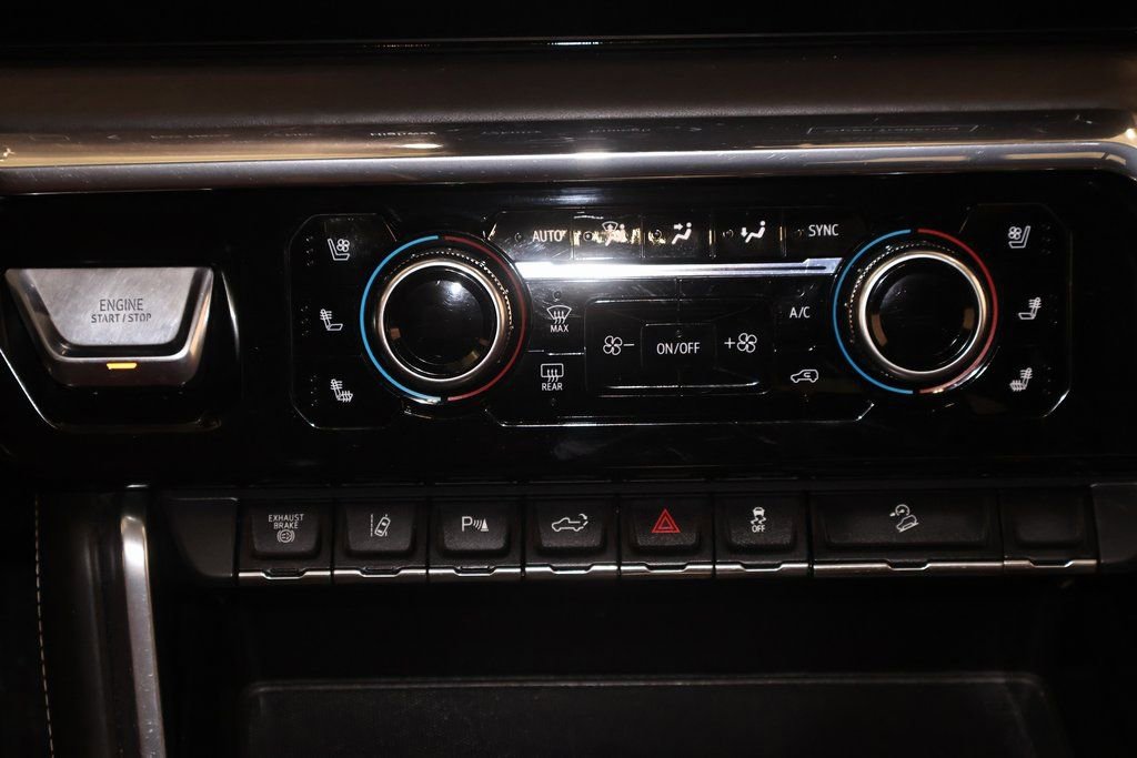 Used 2024 GMC Sierra 3500 Denali Ultimate image 37