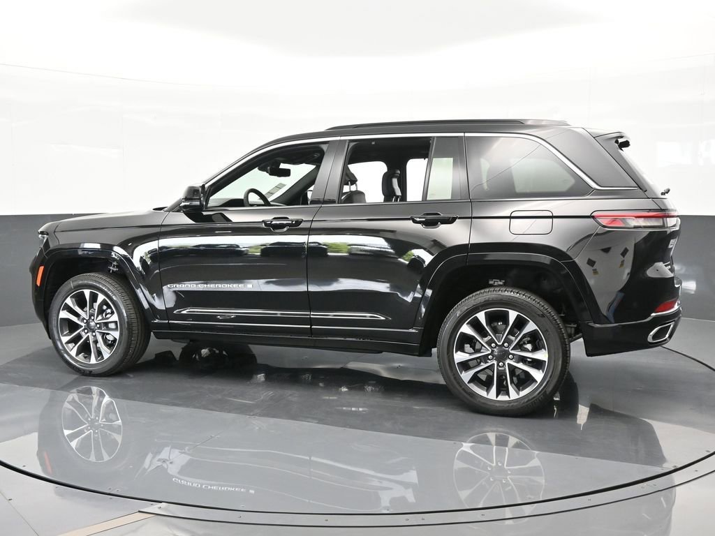 Used 2024 Jeep Grand Cherokee Overland w/ Luxury Tech Group IV image 3