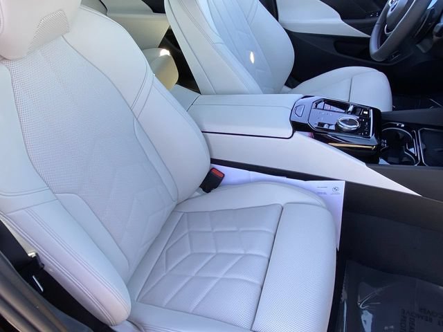Used 2025 BMW 530i RWD image 11