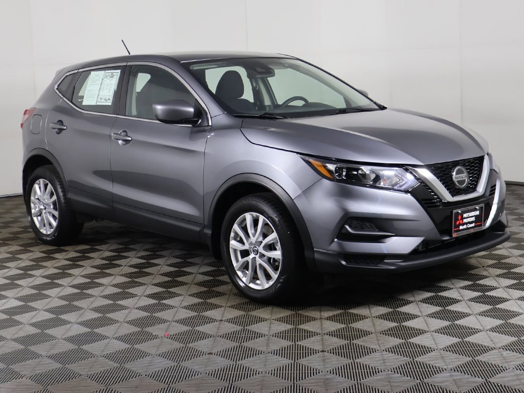 Used 2022 Nissan Rogue Sport S image 2