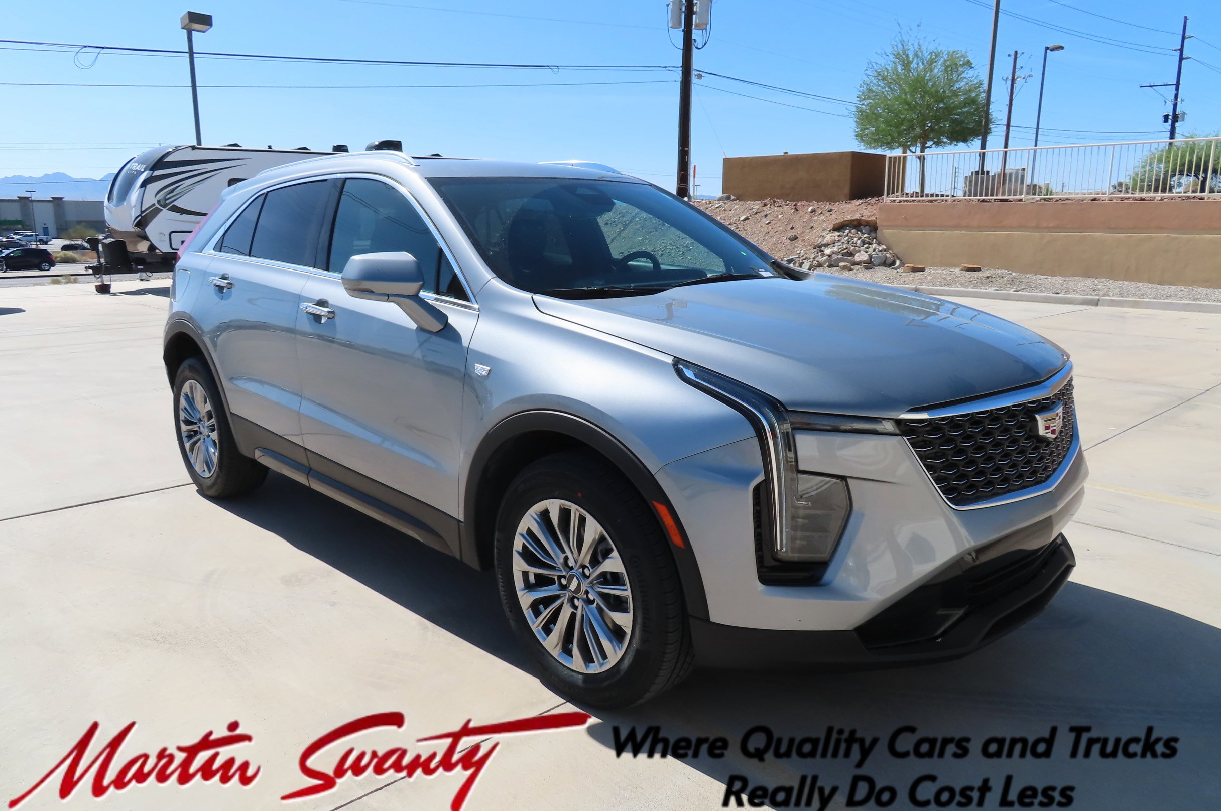 Used 2024 Cadillac XT4 Premium Luxury image 1