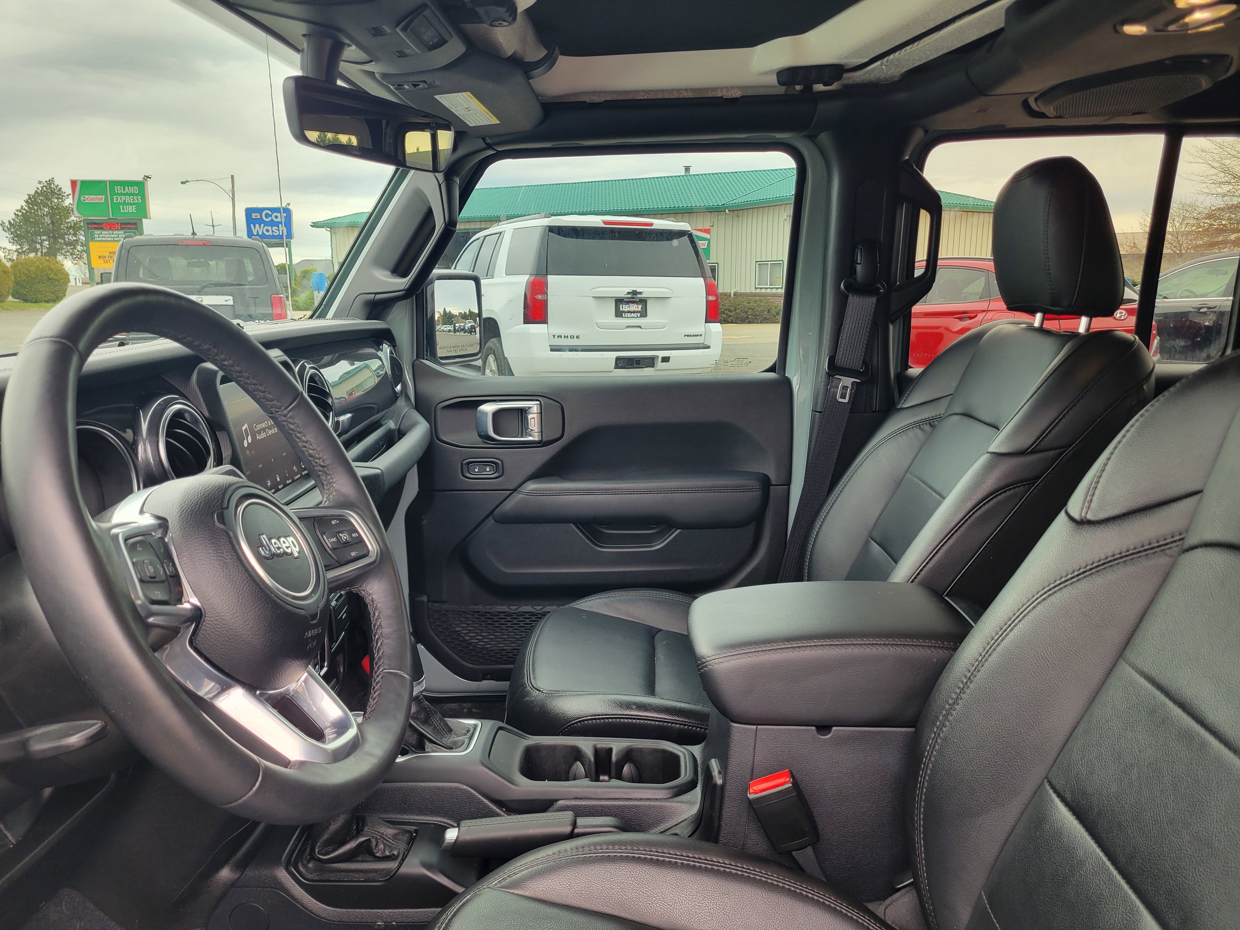Used 2023 Jeep Wrangler Unlimited Sahara image 6